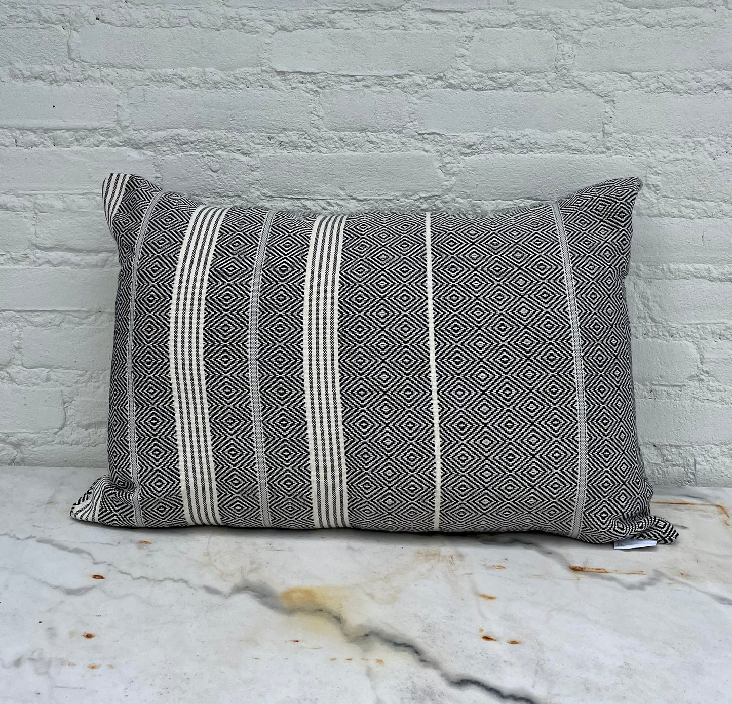 Beachie Blanes zwart / licht grijs 60 x 40 cm